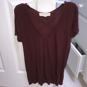 BURGANDY CRISS CROSSED T, NO FLAWS